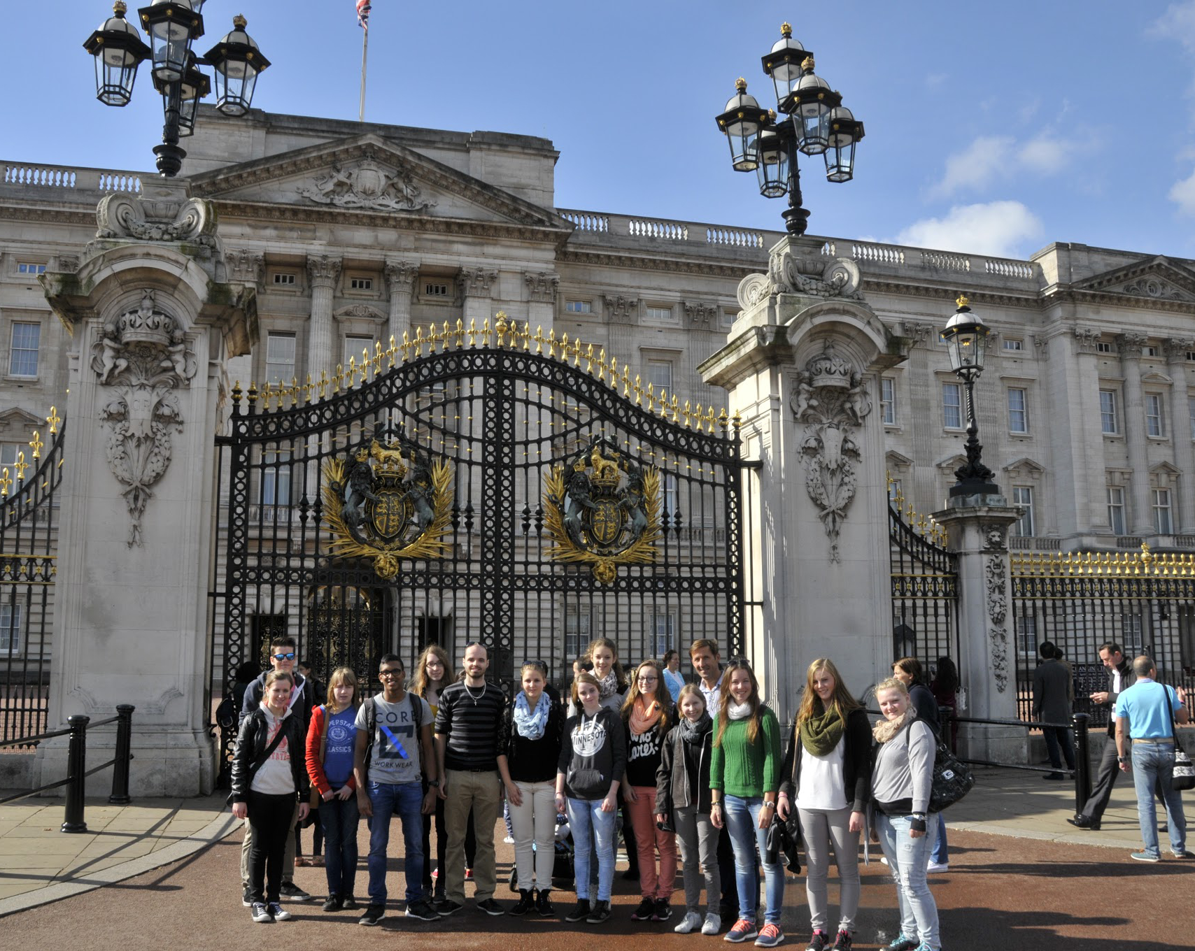 Students lined in front of Buckingham Palace